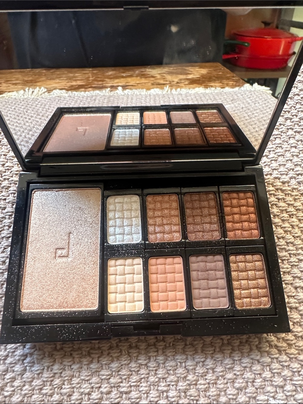 Doucce Warm Shimmer & Matte Eye Palette — Champagne, Bronze & Taupe